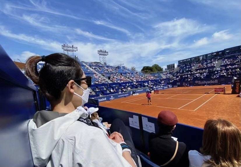 Uzi意外战胜RNG，刷新纪录引爆全场！引发球迷热议-九游体育官网